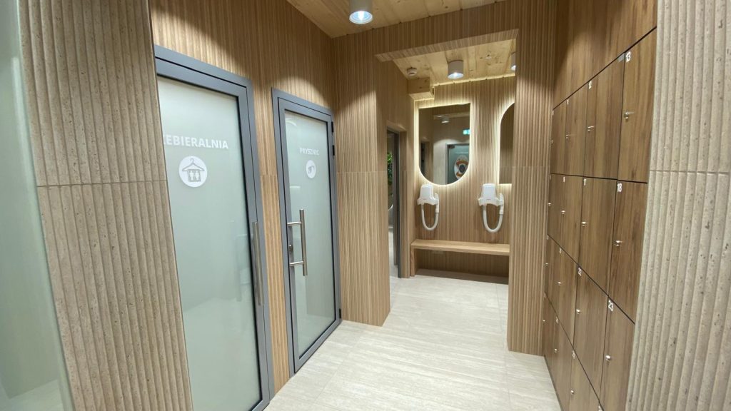 Montenero Systems I Czarna Góra Przeszklenia i drzwi wewnętrzne szklane I Realizacja w hotelu Liptakówka w Białce Tatrzańskiej PHOTO-2026-03-30-18-50-15 11
