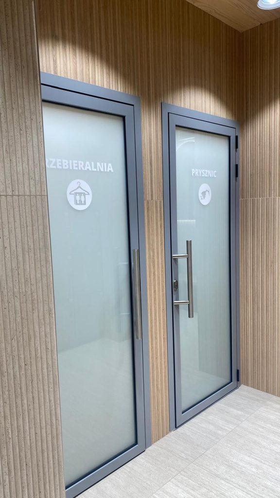 Montenero Systems I Czarna Góra Przeszklenia i drzwi wewnętrzne szklane I Realizacja w hotelu Liptakówka w Białce Tatrzańskiej PHOTO-2026-03-30-18-50-15 12