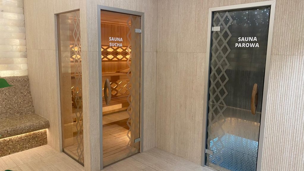 Montenero Systems I Czarna Góra Przeszklenia i drzwi wewnętrzne szklane I Realizacja w hotelu Liptakówka w Białce Tatrzańskiej PHOTO-2026-03-30-18-50-15 6